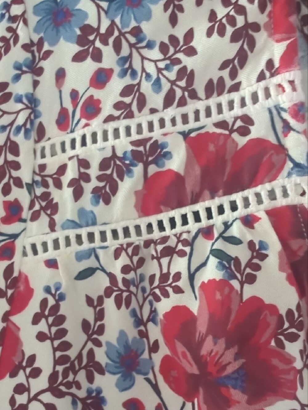 Old Navy Cream Floral V-Neck Long Sleeve Dress with Red Blooms - Picture 3 of 8